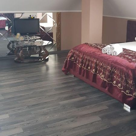 Emperum Nelson Hotel Кишинёв Экстерьер фото